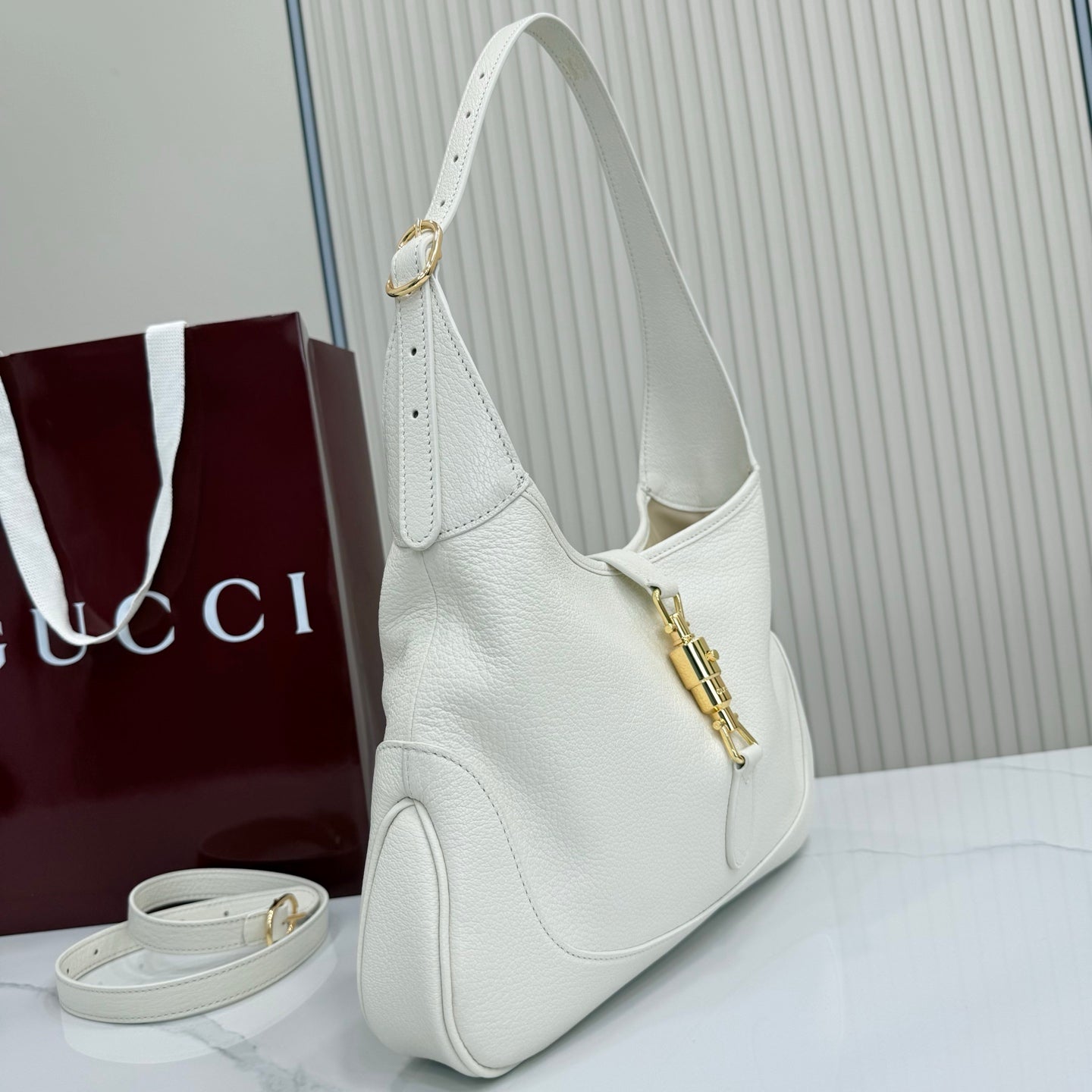 GC - 1961 - White - L