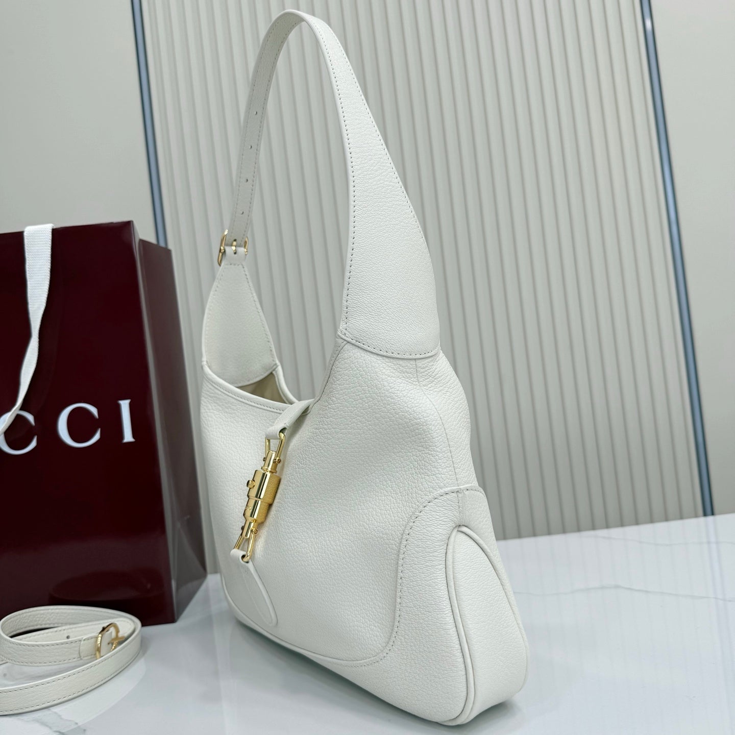 GC - 1961 - White - L